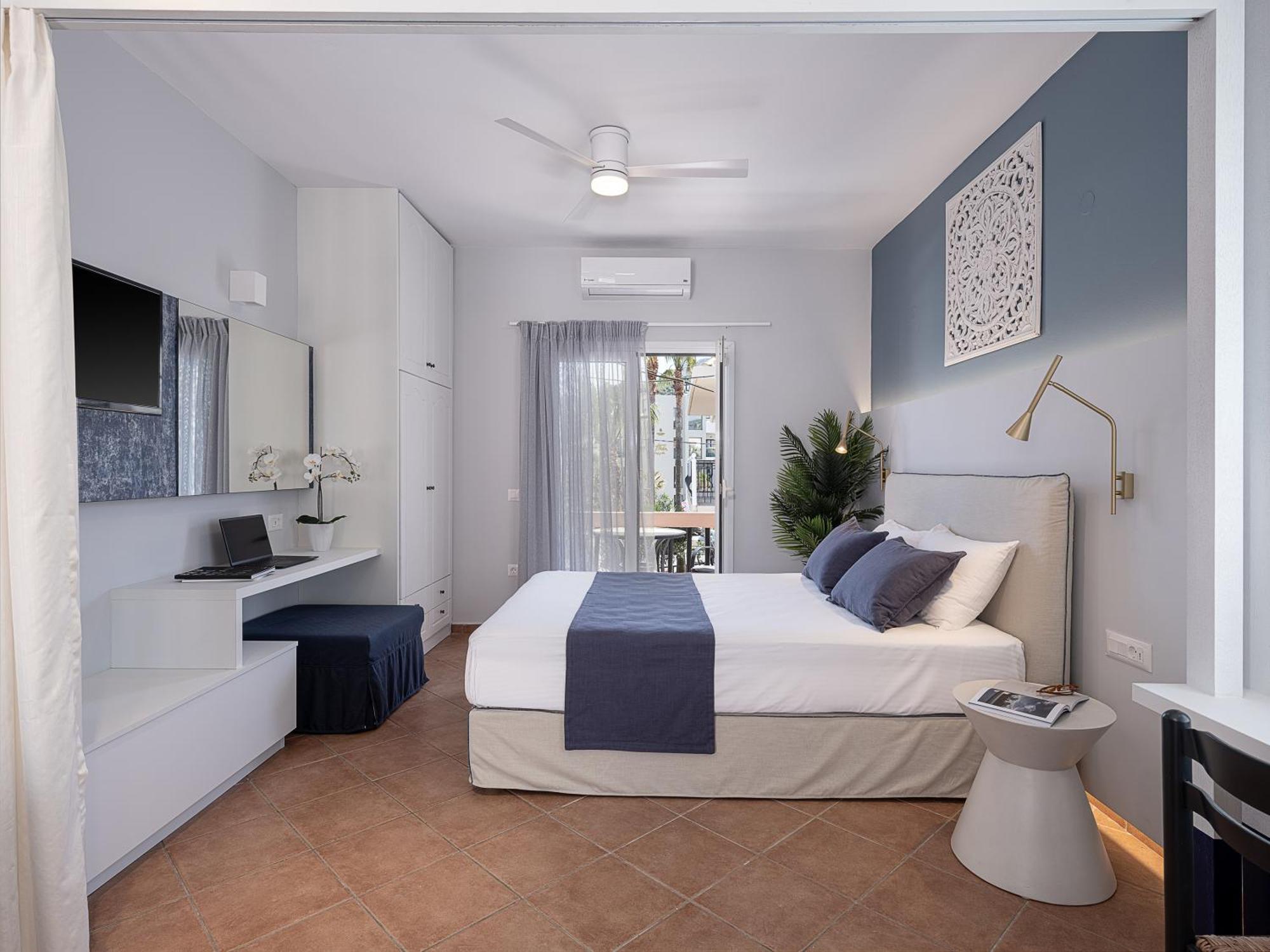 Elena Seafront Luxury Apartments