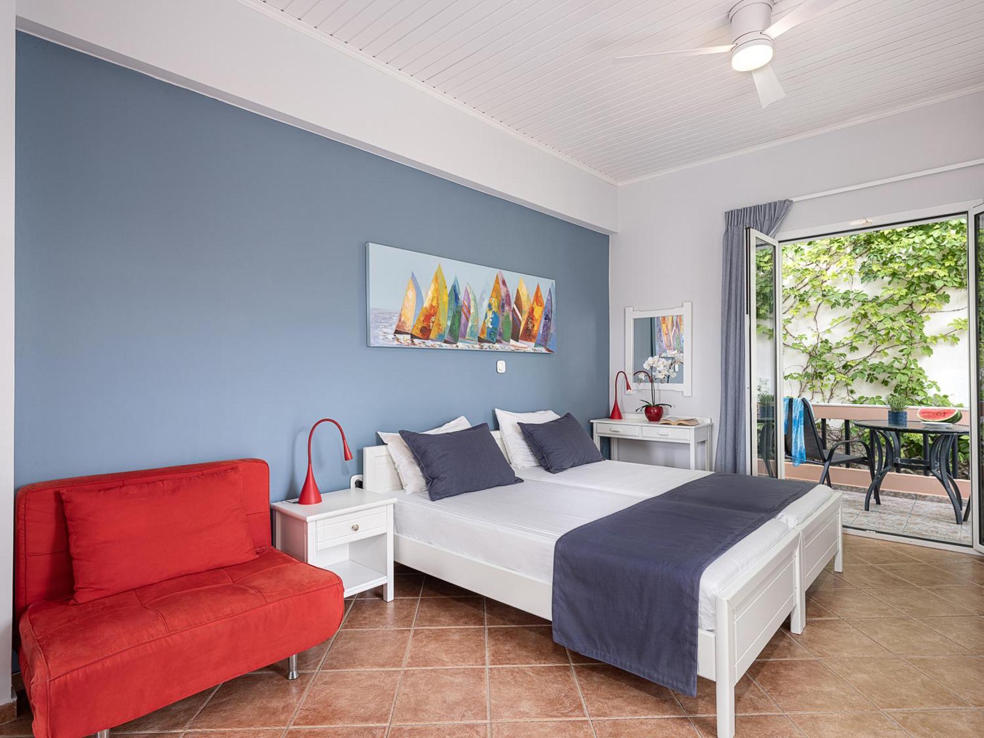 Elena Seafront Luxury Apartments *