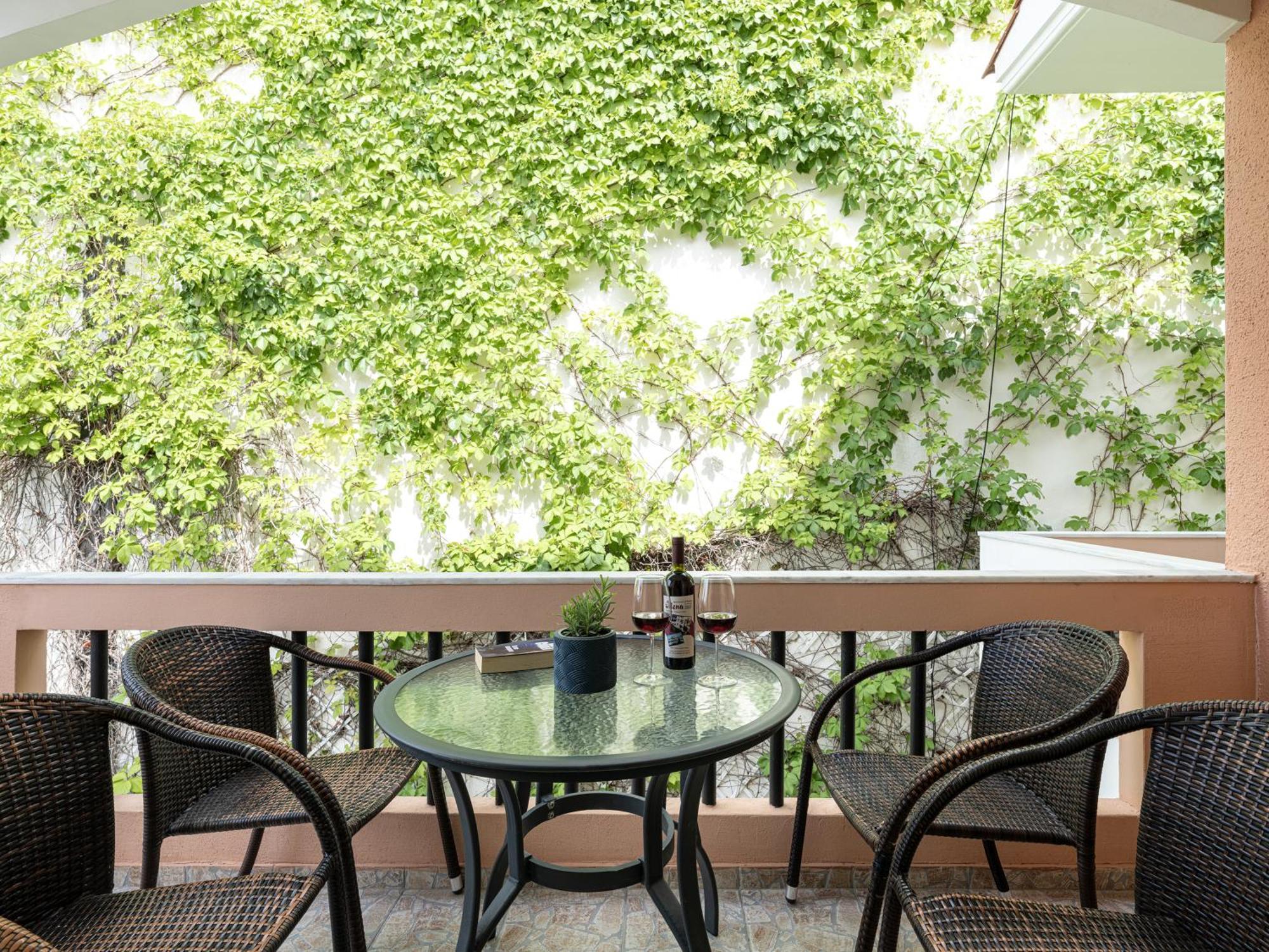 Elena Seafront Luxury Apartments Almyrida (Crete)