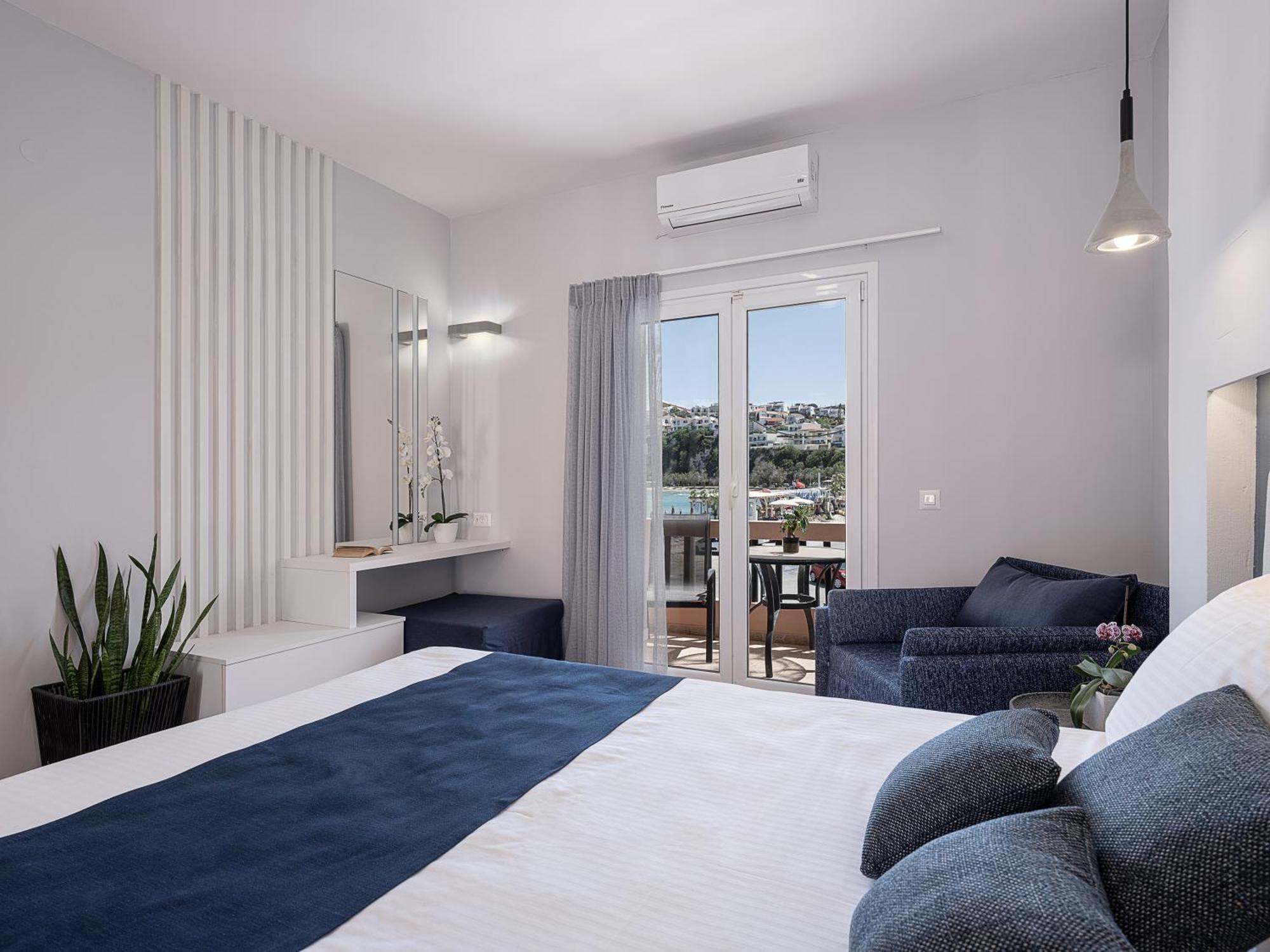 Elena Seafront Luxury Apartments *